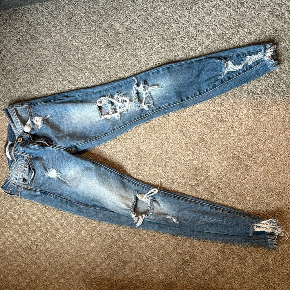 KanCan ripped jeans size 3/25